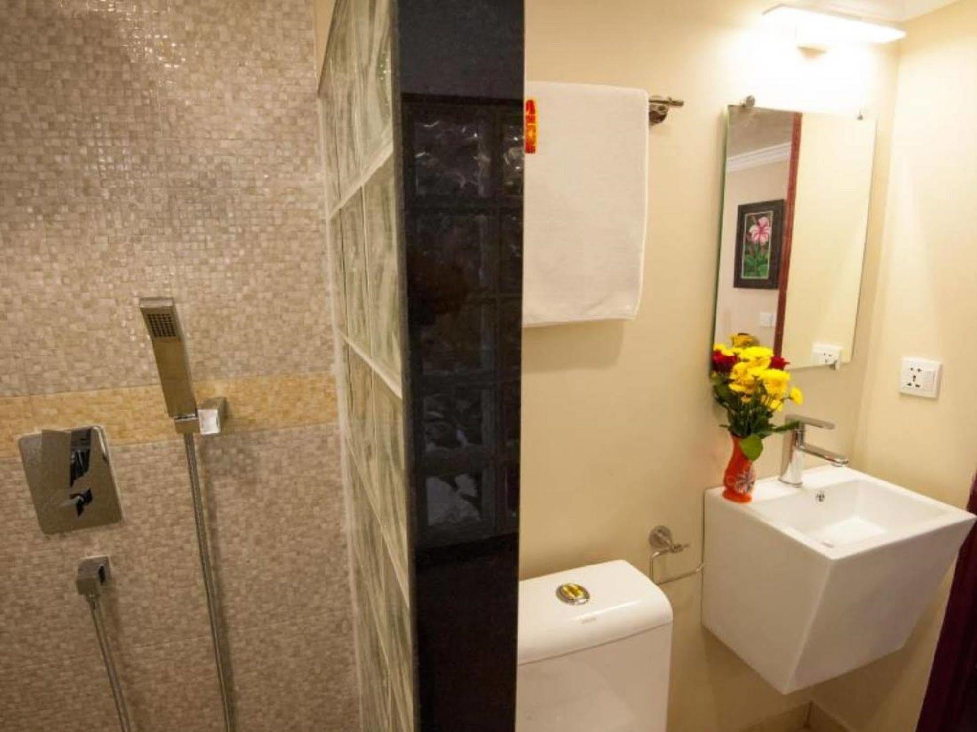 Bar Oz Riverside Guesthouse Πνομ Πενχ Εξωτερικό φωτογραφία