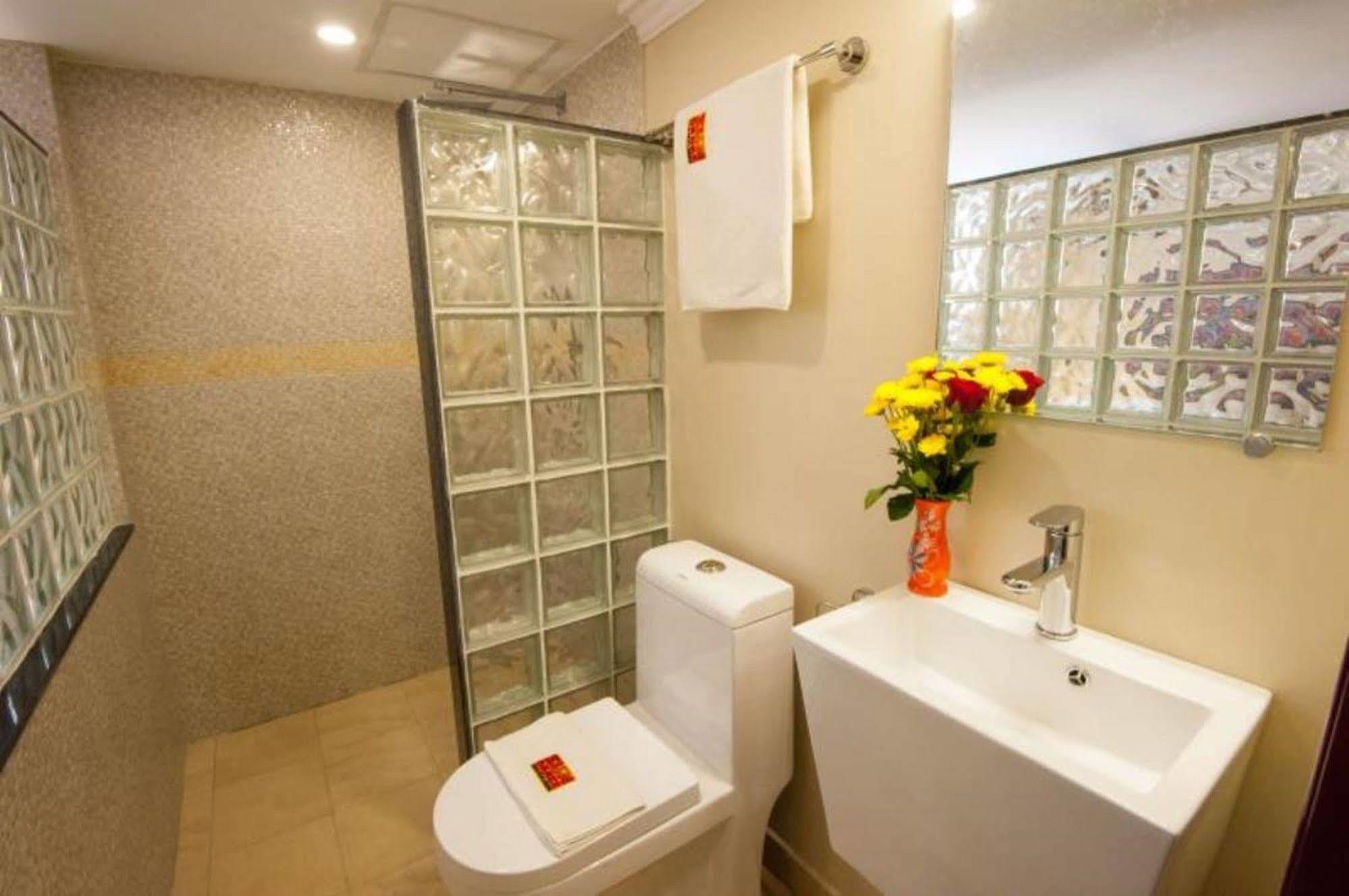 Bar Oz Riverside Guesthouse Πνομ Πενχ Εξωτερικό φωτογραφία