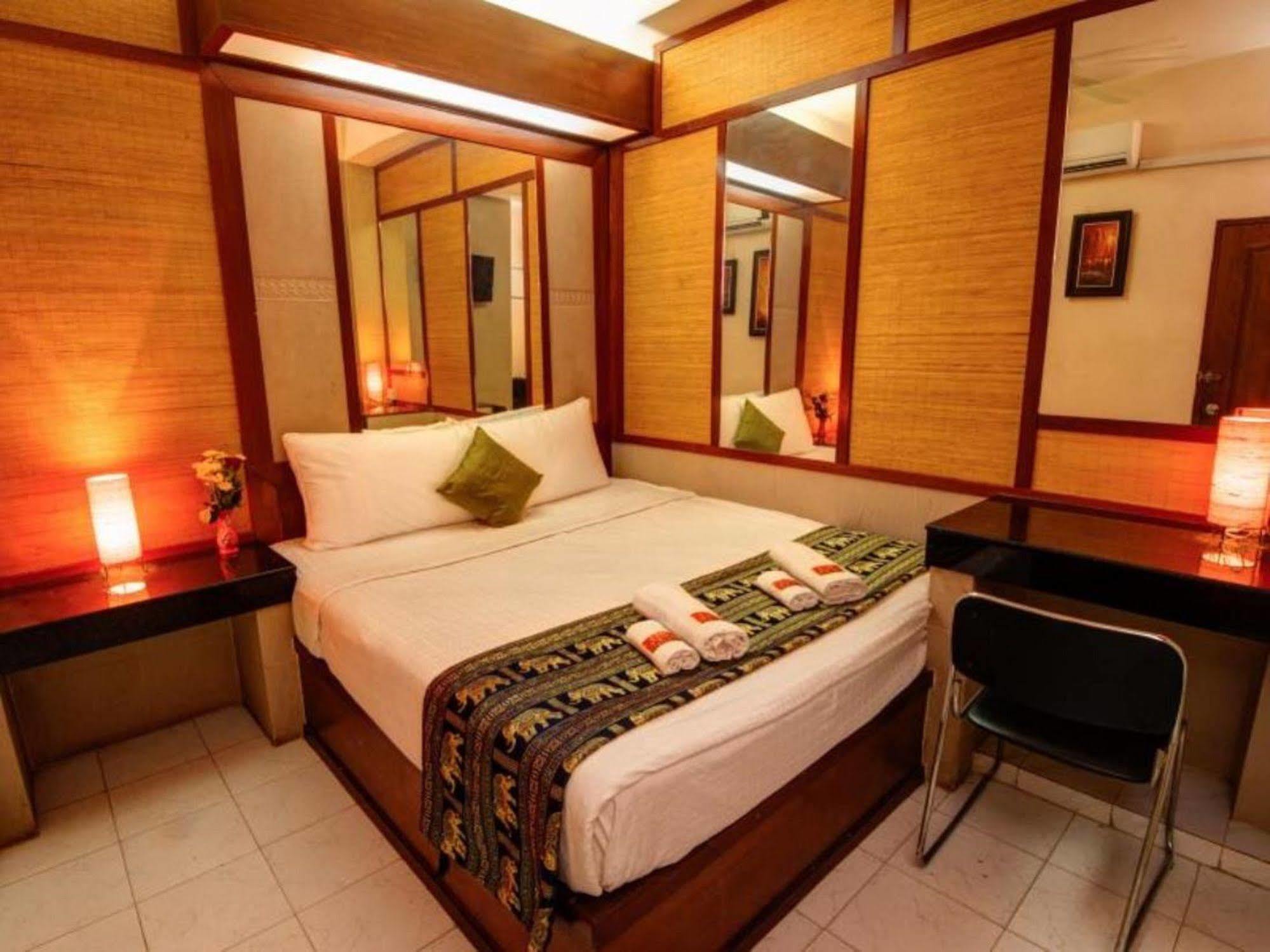 Bar Oz Riverside Guesthouse Πνομ Πενχ Εξωτερικό φωτογραφία