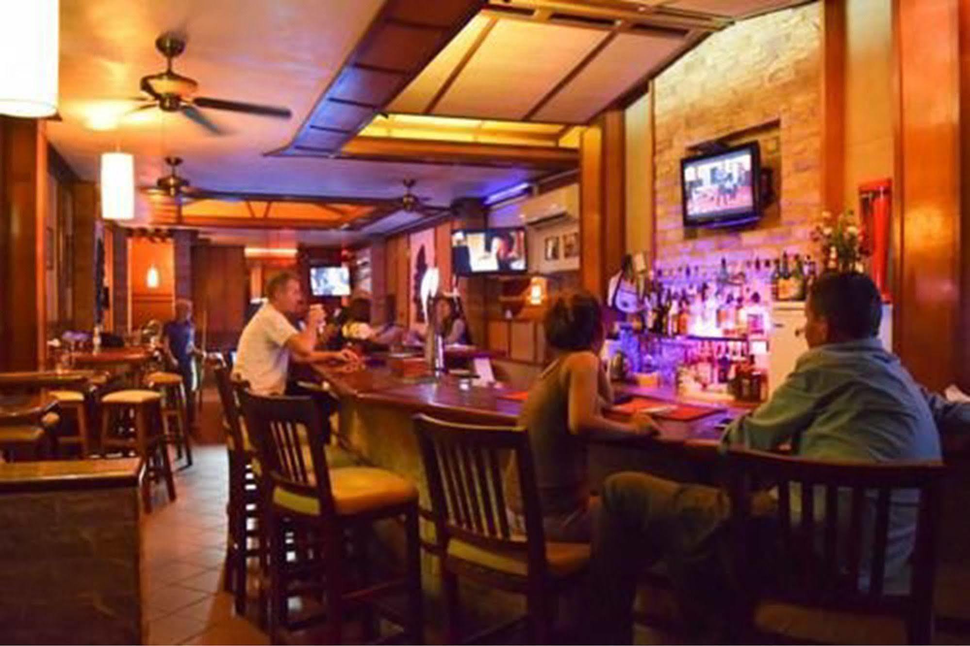 Bar Oz Riverside Guesthouse Πνομ Πενχ Εξωτερικό φωτογραφία